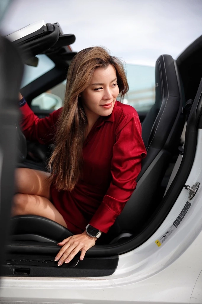 ไม่ธรรมดา "หวานหวาน อรุณณภา" นางฟ้าติดสปีดร่วมงานปอร์เช่ซิ่ง  911 ตะลุยยุโรป