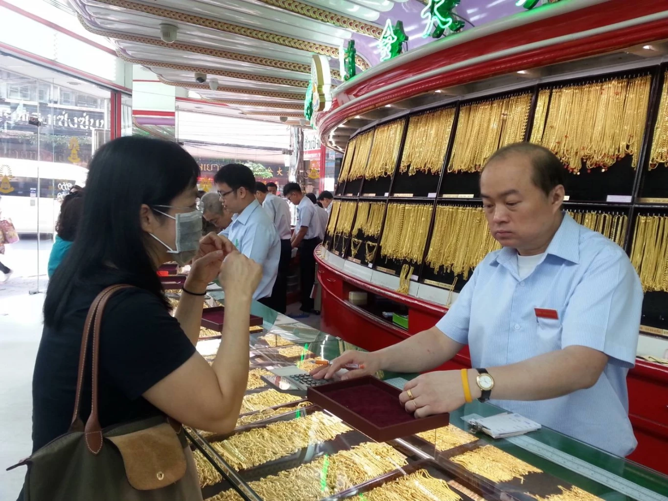 ราคาทองคำวันนี้ (16พ.ย.66) ทรงตัว รูปพรรณแตะ 33,600 บาท