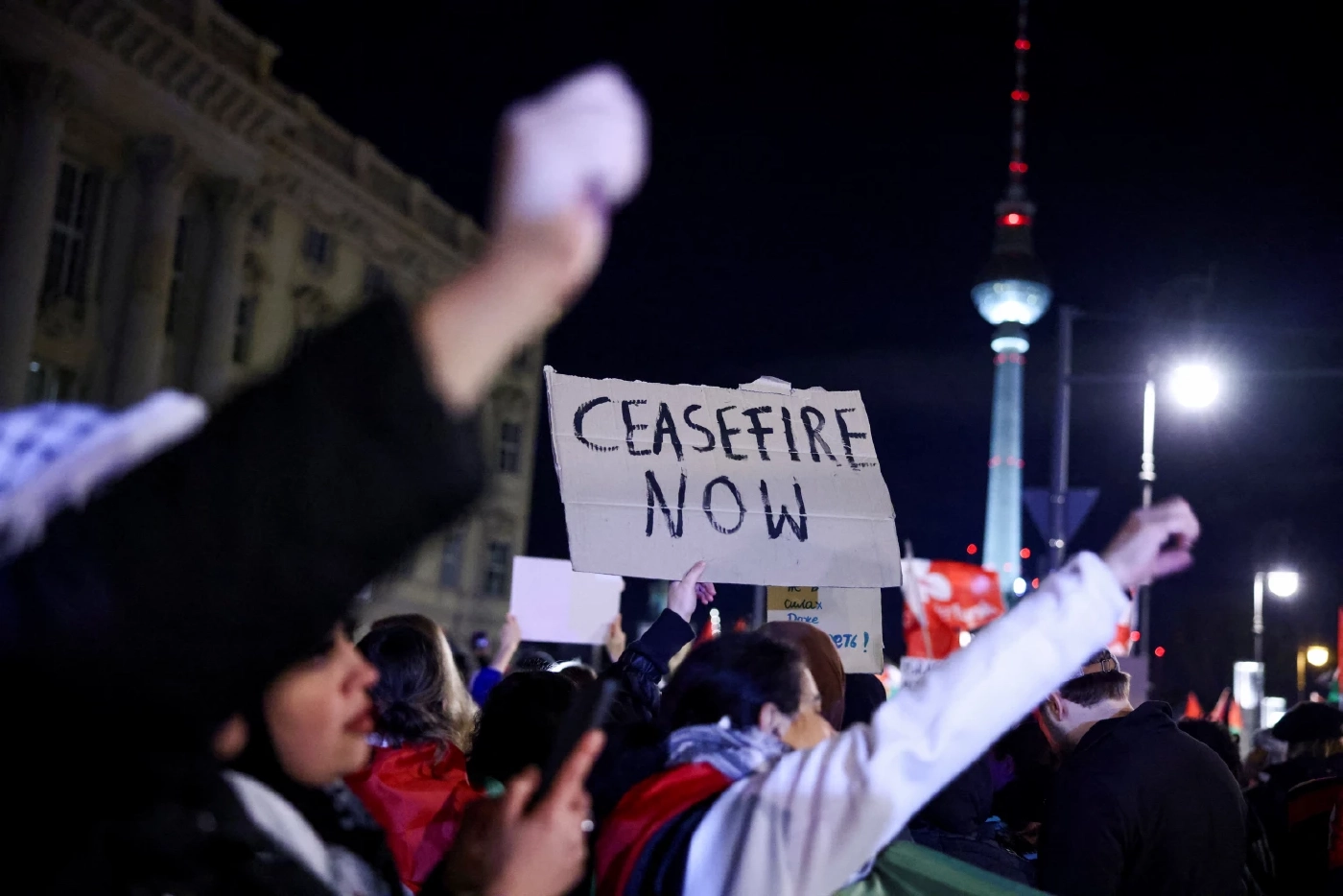 ผู้ประท้วงขอให้อิสราเอลหยุดยิงในฉนวนกาซา