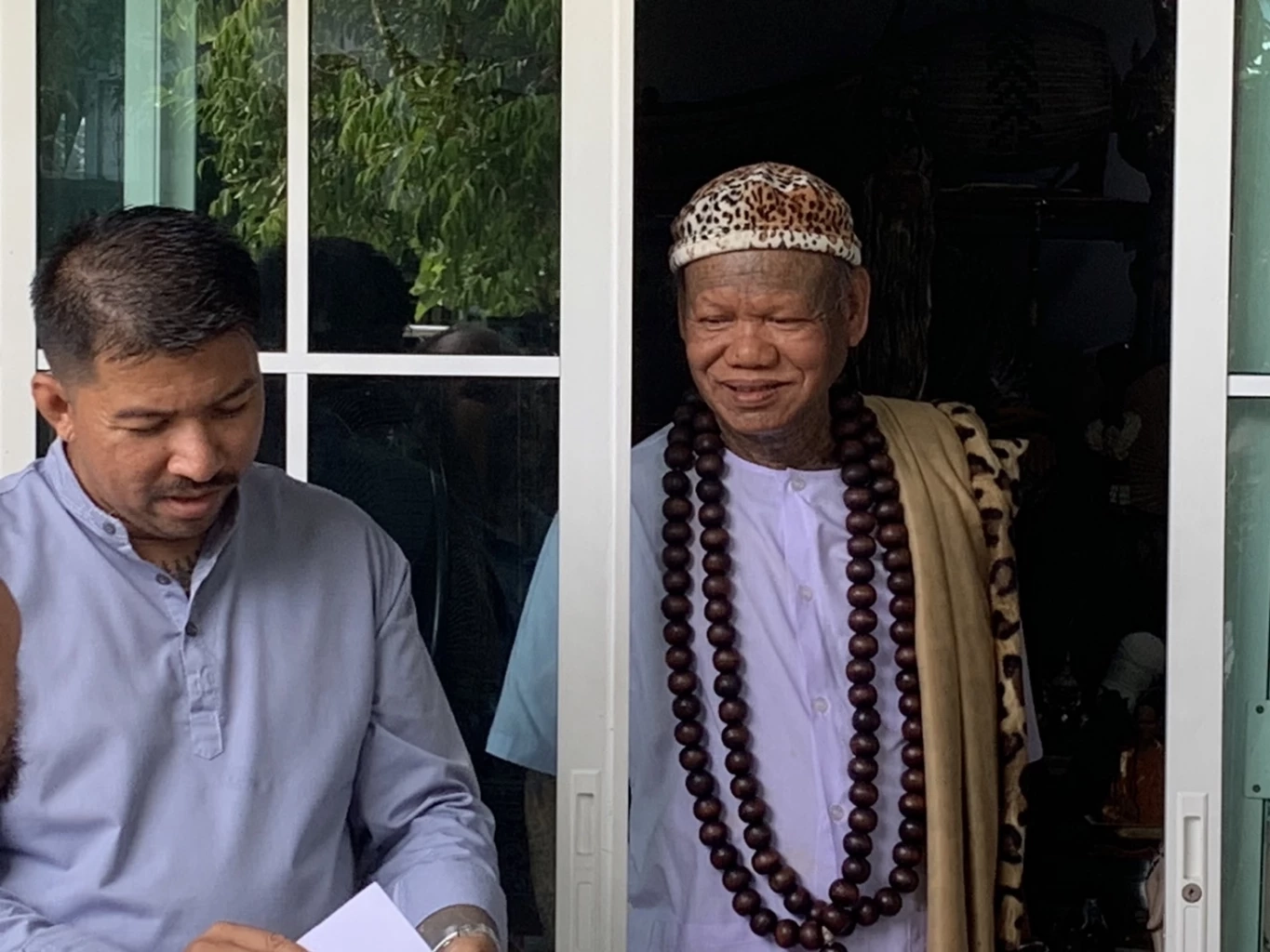 ตร.บุกบ้านเณรแอ หลังสาวแจ้งความถูกล่วงละเมิดจนตั้งครรภ์