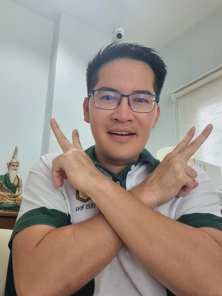 คนสองแควยินดี! เต้ มงคลกิตติ์ สวนกระแสอ้าแขนรับ สส.แจ้ ร่วมก๊วนไทยศรีวิไลย์