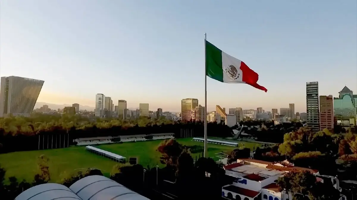 "แอนโทเนีย"  เยือนเม็กซิโกประเทศเจ้าภาพจัด Miss Universe ครั้งที่ 73