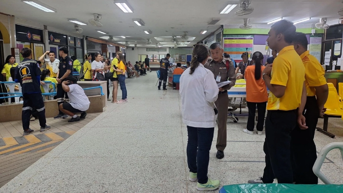 นร.ใช้ถังดับเพลิง ทำเอฟเฟกต์ควันแสดงปิดกีฬาสี ถูกหามส่ง รพ.ระนาว (มีคลิป)