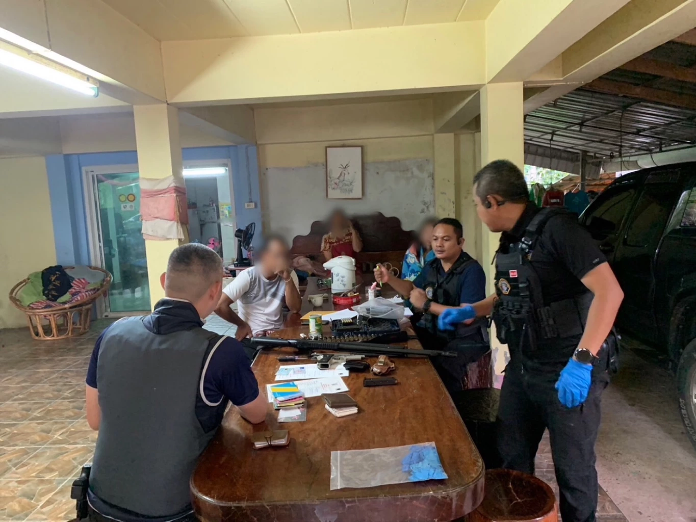 "หนุมาน" บุกค้นบ้านญาติ “แป้ง นาโหนด” ช่วยเหลือหลบหนี