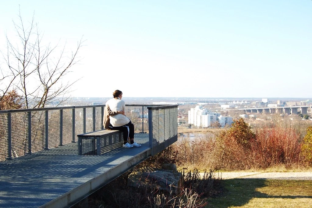 เช็กวันหยุดเดือนธันวาคม 2566 หยุดยาววันไหนบ้าง หยุดกี่วัน จัดให้ครบก่อนใคร