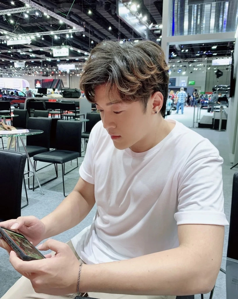 "ดีเจโก กรีนเวฟ" พลัดตกตึกเสียชีวิตปริศนา