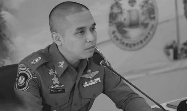 พ.ต.ต.ศิวกร สายบัว อายุ 32 ปี เจ้าหน้าที่ตำรวจ สังกัด สว.ส.ทล.1 กก.2 บก.ทล. ที่ถูกยิงเสียชีวิต