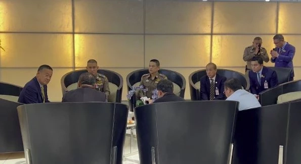 "หมูเถื่อน" เชื่อมโยงใครบ้าง? เกี่ยวเด้ง "อธิบดีดีเอสไอ" แค่ไหน? สรุปให้อ่าน ในโพสต์เดียว