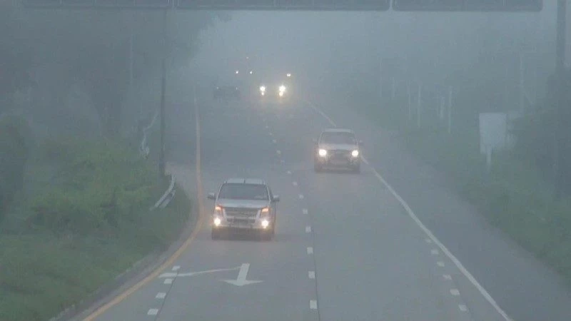 พยากรณ์อากาศวันหยุด ตอนบนของไทยมีหมอกตอนเช้า พรุ่งนี้อุณหภูมิลงลดอีก