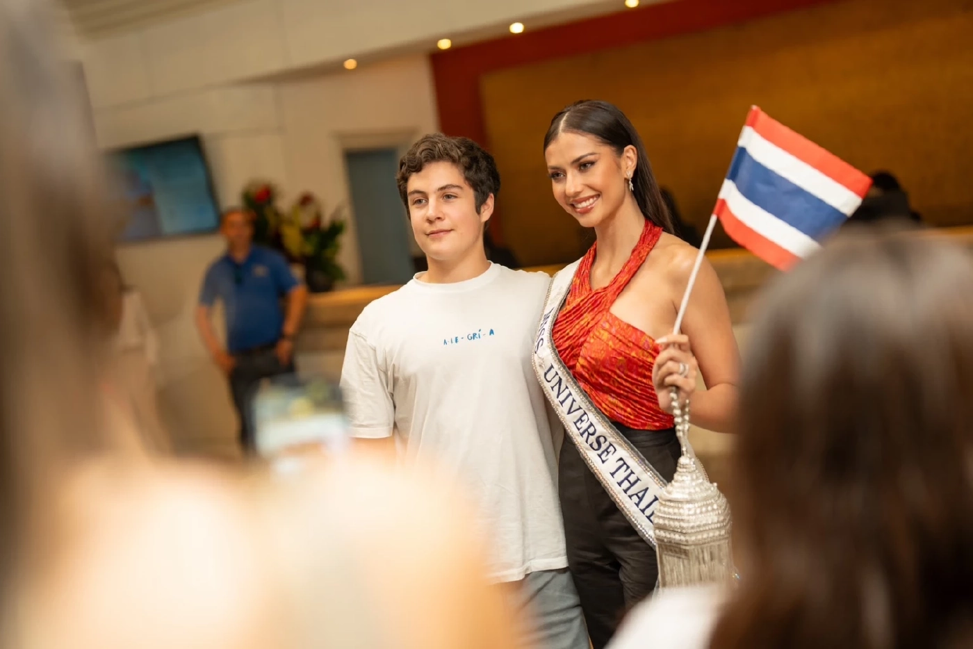 แอนโทเนีย โพซิ้ว อุ่นใจ เอลซัลวาดอร์ ต้อนรับอบอุ่น สวมชุดระลึกถึงย่าโม