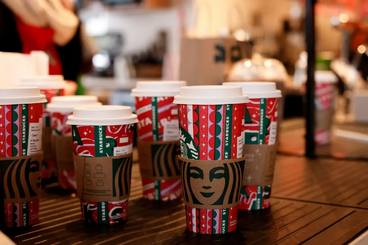 หยุดงานประท้วง 'สตาร์บัคส์' จ่ายค่าแรงไม่เป็นธรรม