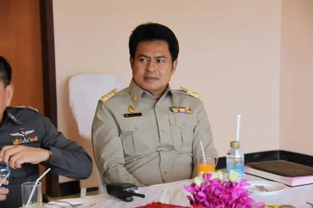 นายมาโนช เสนพงศ์ 