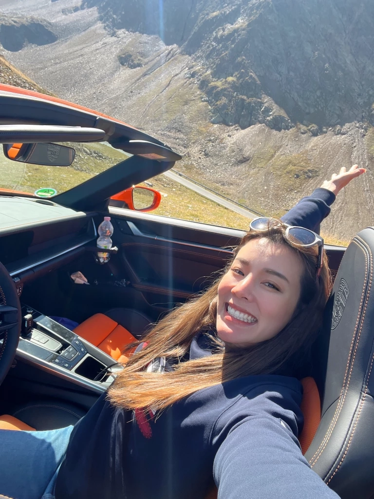 ไม่ธรรมดา "หวานหวาน อรุณณภา" นางฟ้าติดสปีดร่วมงานปอร์เช่ซิ่ง  911 ตะลุยยุโรป