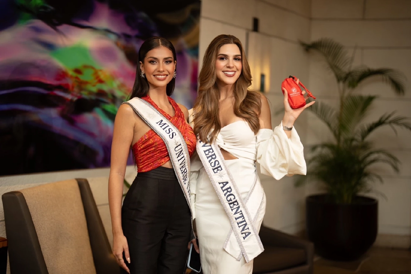 แอนโทเนีย โพซิ้ว อุ่นใจ เอลซัลวาดอร์ ต้อนรับอบอุ่น สวมชุดระลึกถึงย่าโม