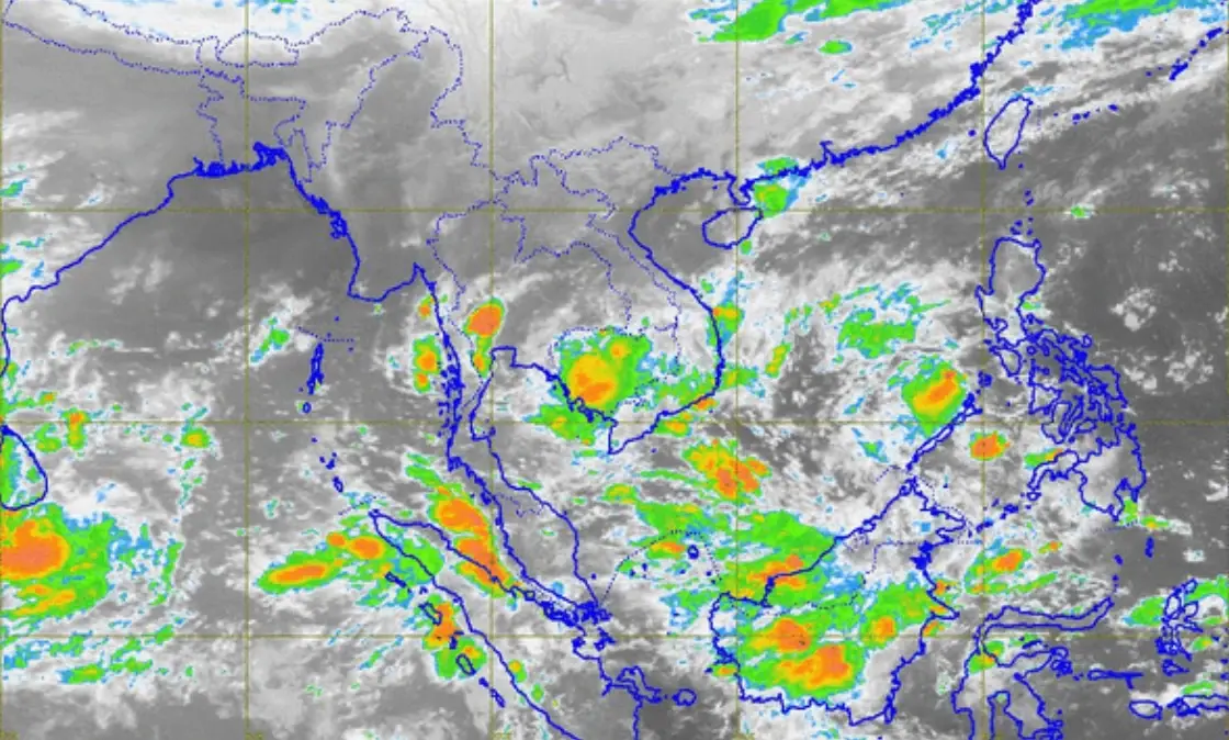พยากรณ์อากาศวันนี้ กรมอุตุ เตือน 3 ภาค เปิดพิกัดเสี่ยง"ฝนตกหนัก" กทม.โดนด้วย