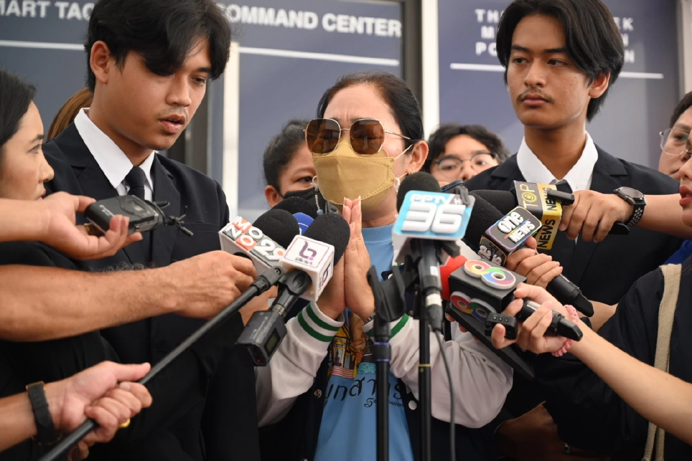 น.ส.พรพิมล แม่นายธนสรณ์ ห้องสวัสดิ์ อายุ 19 ปี ที่ถูกยิงได้รับบาดเจ็บ