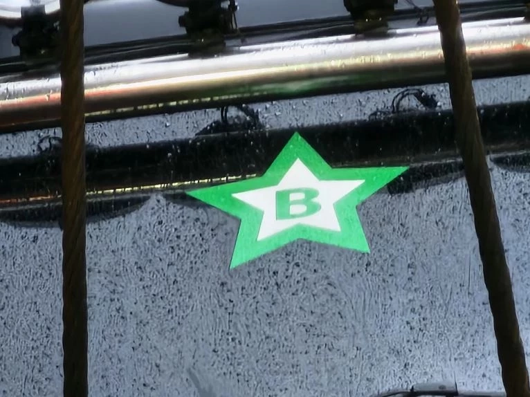 สรุปให้แล้ว รถบรรทุกขนดิน ทำถนนทรุด ปากซอยสุขุมวิท 64/1 โยงปมส่วยสติกเกอร์?