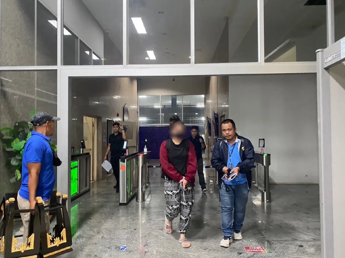จับสาวแสบอาชีพดูแลผู้ป่วยสูงอายุ ขโมยบัตรเอทีเอ็มกดเงินกว่า 5 แสนบาท