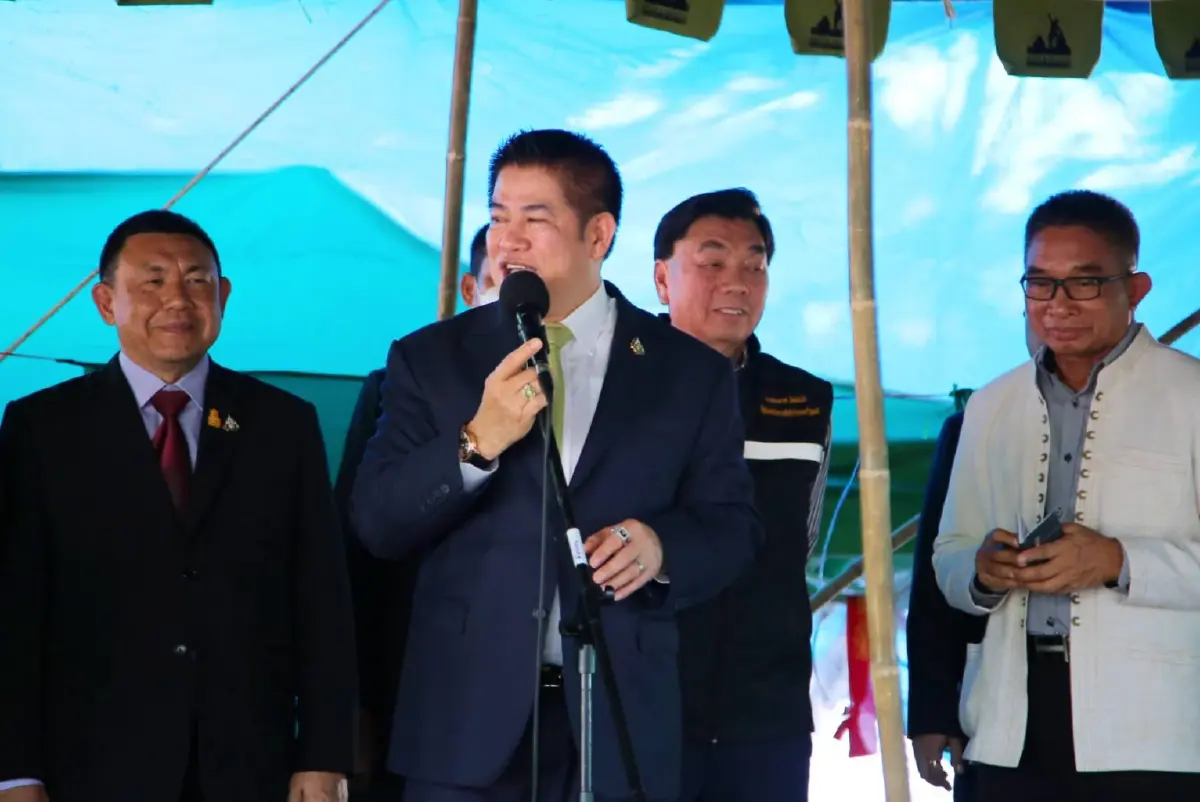 ร.อ.ธรรมนัส พรหมเผ่า รัฐมนตรีว่าการกระทรวงเกษตรและสหกรณ์ 