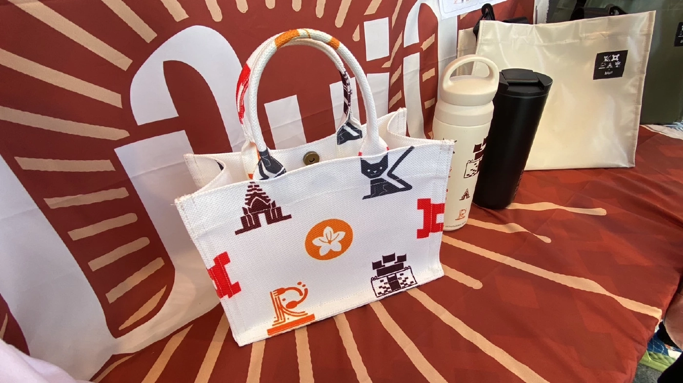 ปังไม่ไหว กางเกงแมวโคราช คนแห่ต่อแถวซื้อกันคึกคัก