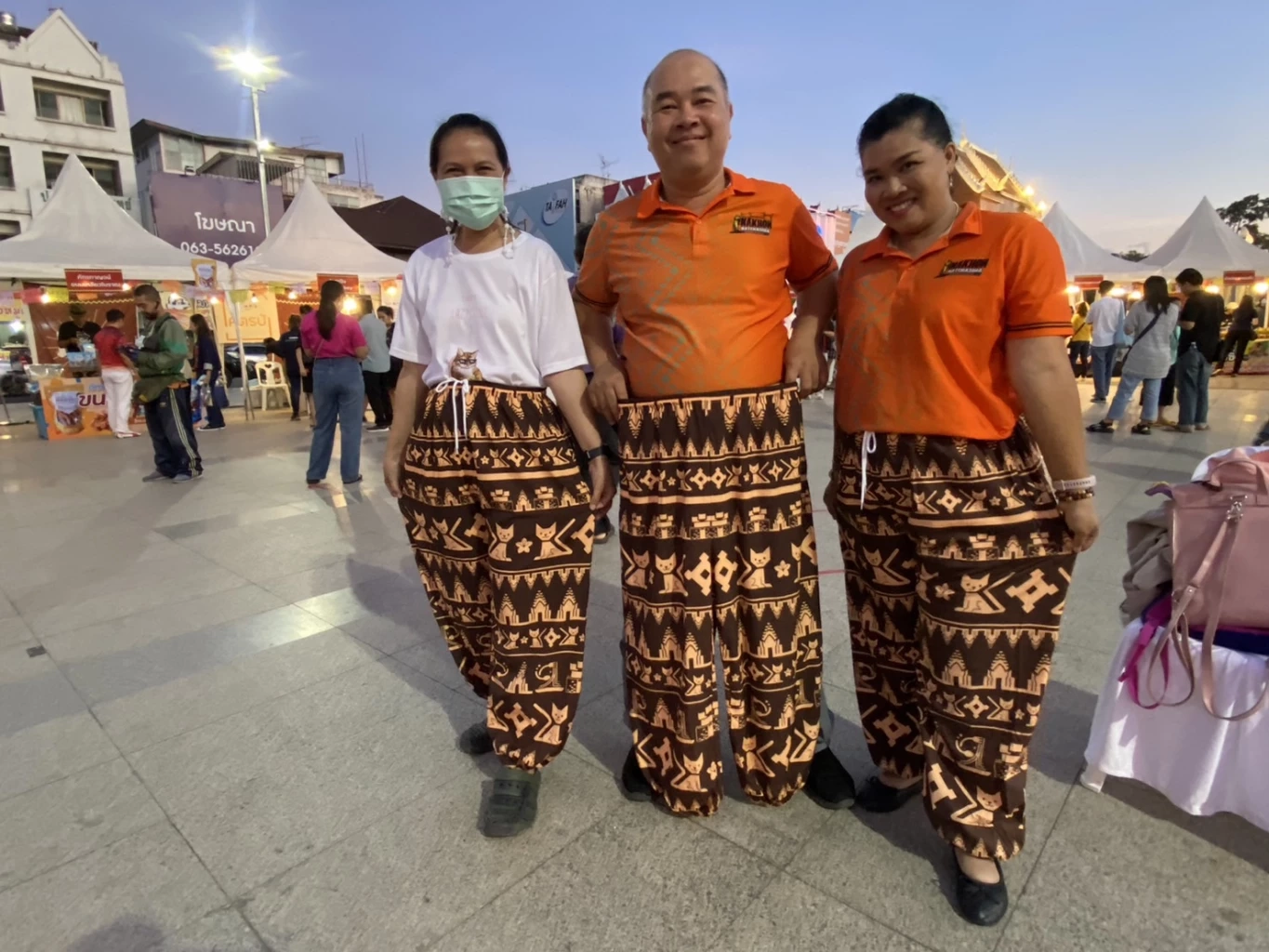 ปังไม่ไหว กางเกงแมวโคราช คนแห่ต่อแถวซื้อกันคึกคัก