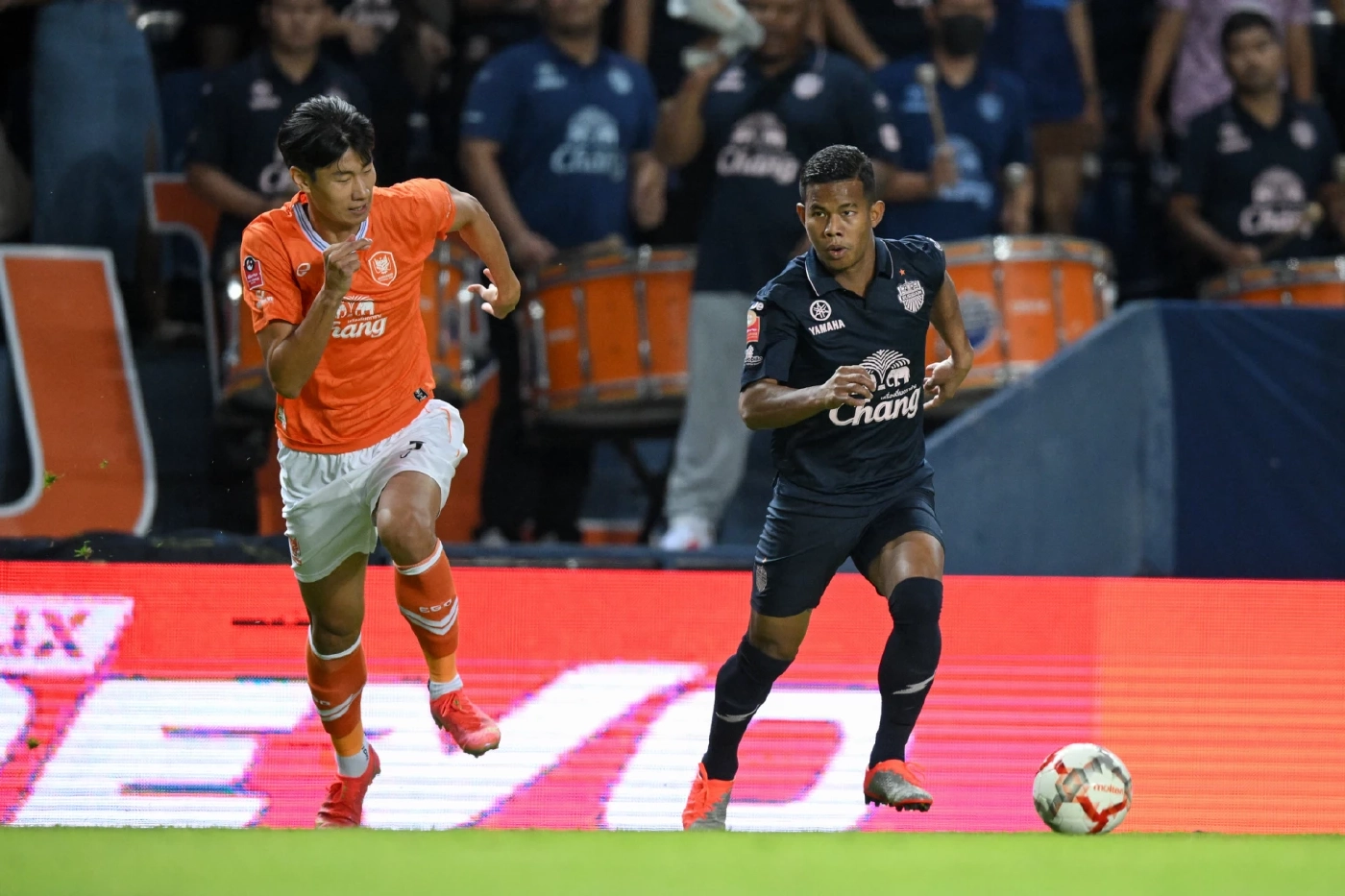 &quot;บุรีรัมย์&quot; เจ๊า &quot;ราชบุรี&quot; ไร้สกอร์ ศึกไทยลีก