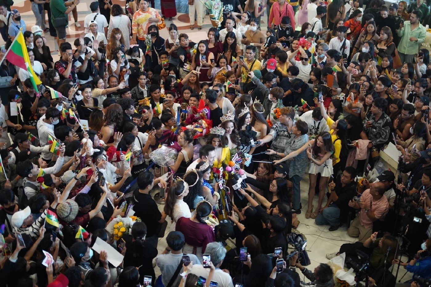 แฟนนางงามแห่ต้อนรับ ลูเซียน่า  มิสแกรนด์ อินเตอร์เนชั่นแนล 2023 ถึงไทย