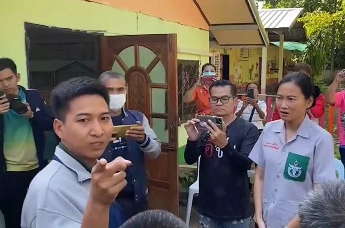  นายธวัชชัย ด้วงธรรม ครูโรงเรียนบ้านน้ำพุหินลาด