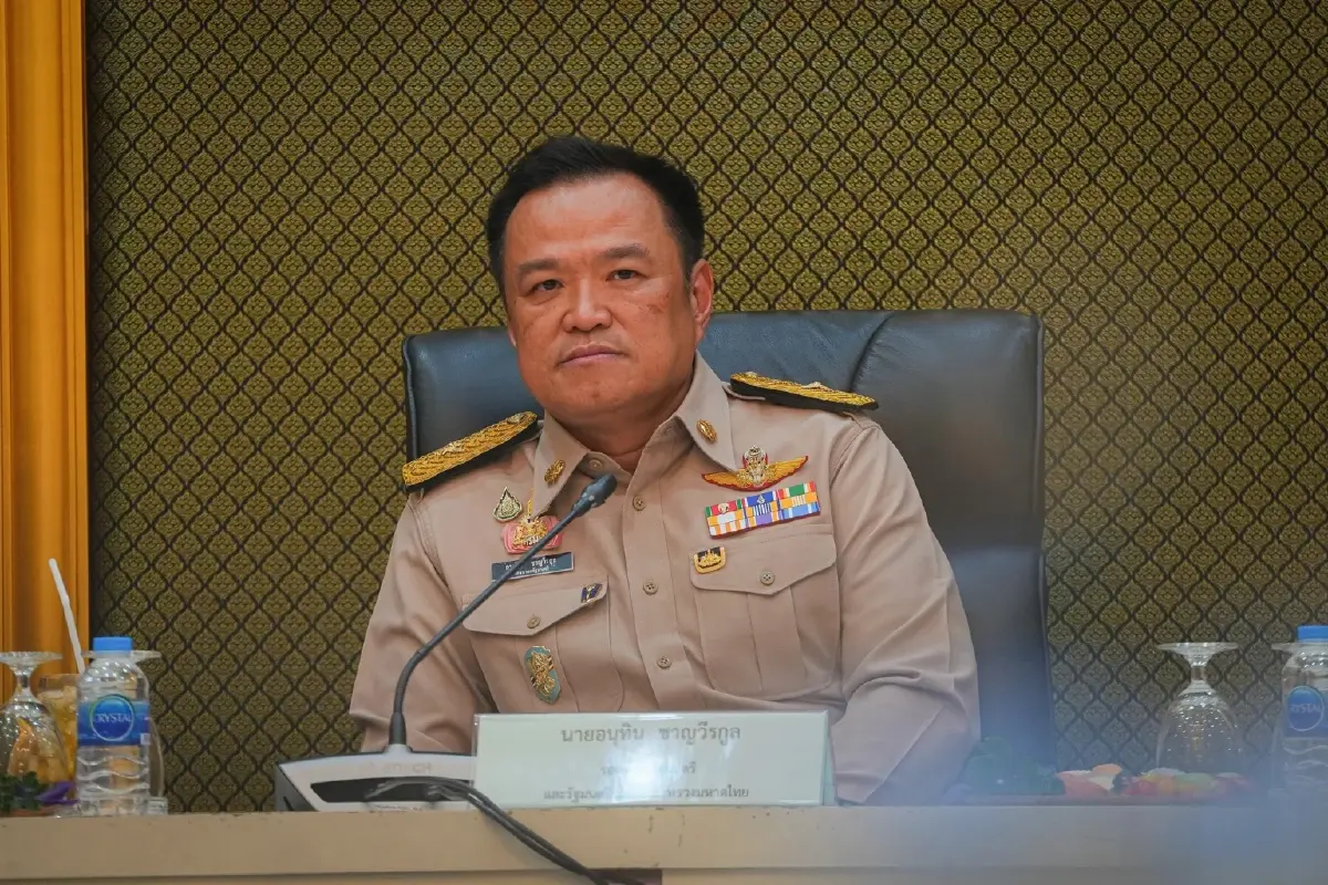 อนุทิน ชาญวีรกูล รองนายกรัฐมนตรี และรมว.มหาดไทย