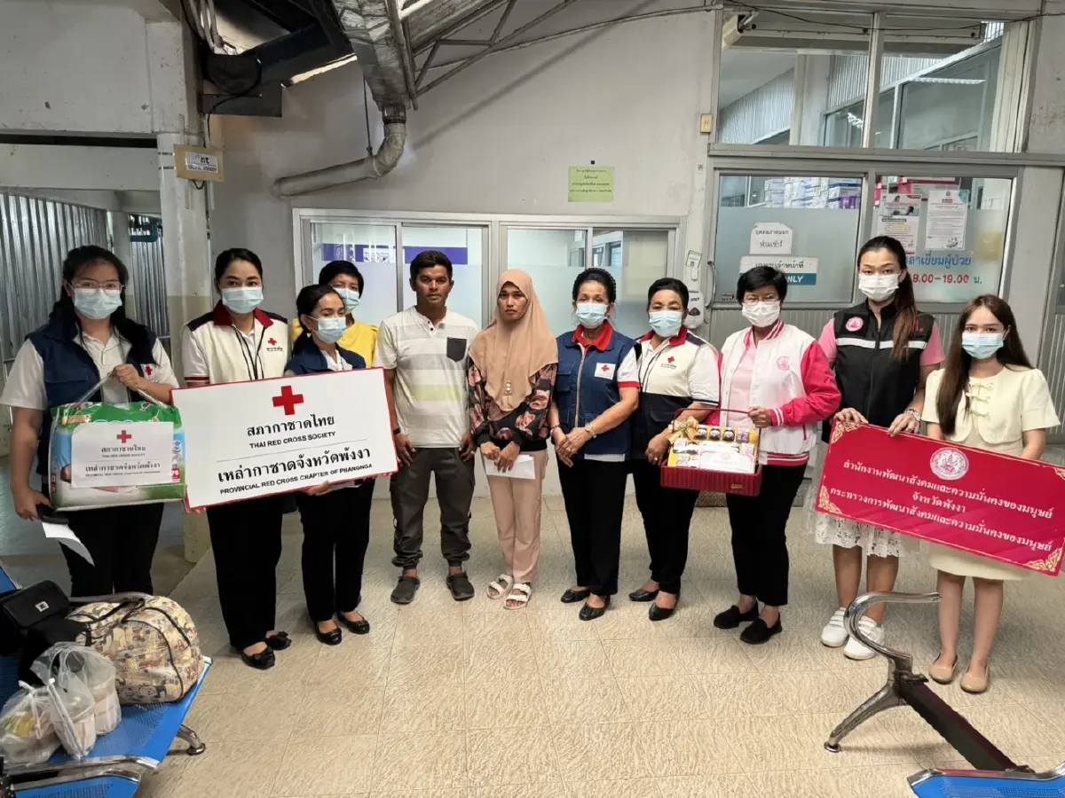 ผู้ว่าฯ พังงา ส่งทีมดูแลเด็กถูกลิงกัด เร่งแก้ปัญหาฝูงลิงแสมบนเกาะไม้ไผ่