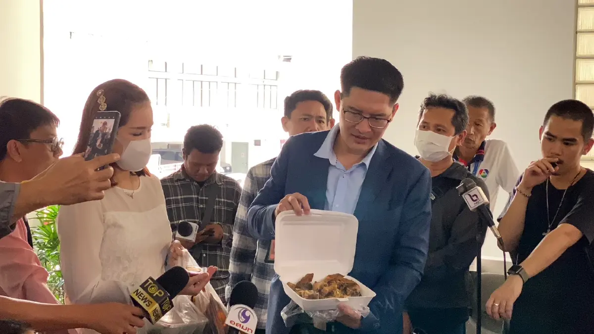 “เต้ มงคลกิตติ์” หอบไก่ย่าง เยี่ยมทักษิณ แต่ถูกราชทัณฑ์ปฏิเสธ