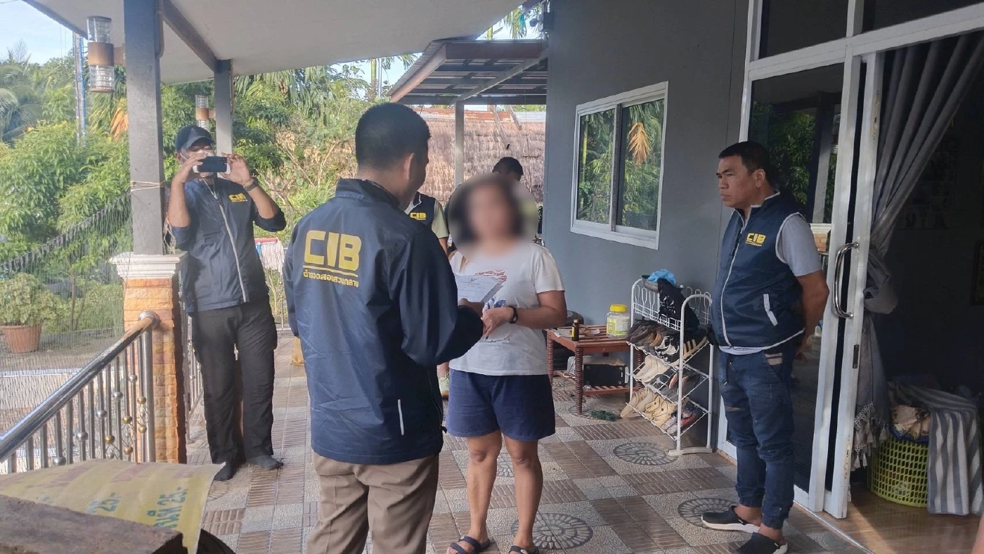 รวบ “เจ๊ก้อย”อ้างเบื้องสูง-ตุ๋นผู้ค้าสลากฯสูญเงิน 180 ล้านบาท