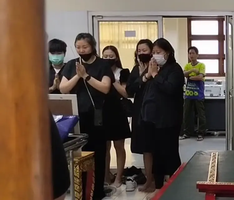 ภรรยา และญาติของ "ดีเจโก" รับร่างไปประกอบพิธีทางศาสนา