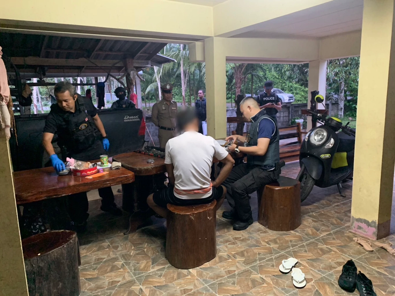 "หนุมาน" บุกค้นบ้านญาติ “แป้ง นาโหนด” ช่วยเหลือหลบหนี