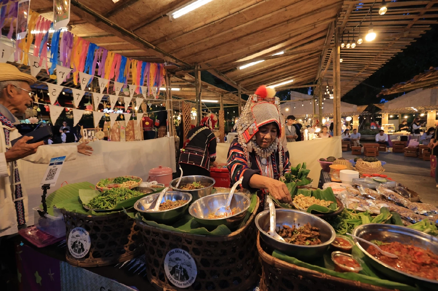 4 เรื่องมหัศจรรย์ของต้นคริสต์มาสหมอกพันวา ในเทศกาลสีสันกาสะลอง จ.เชียงราย