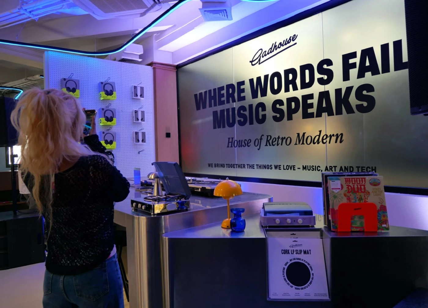 เปิดโลกความสนุกไร้กำแพงกั้น Co-Playing Cafe แหล่งแฮงค์เอาท์ใหม่ ณ ตลาดน้อย