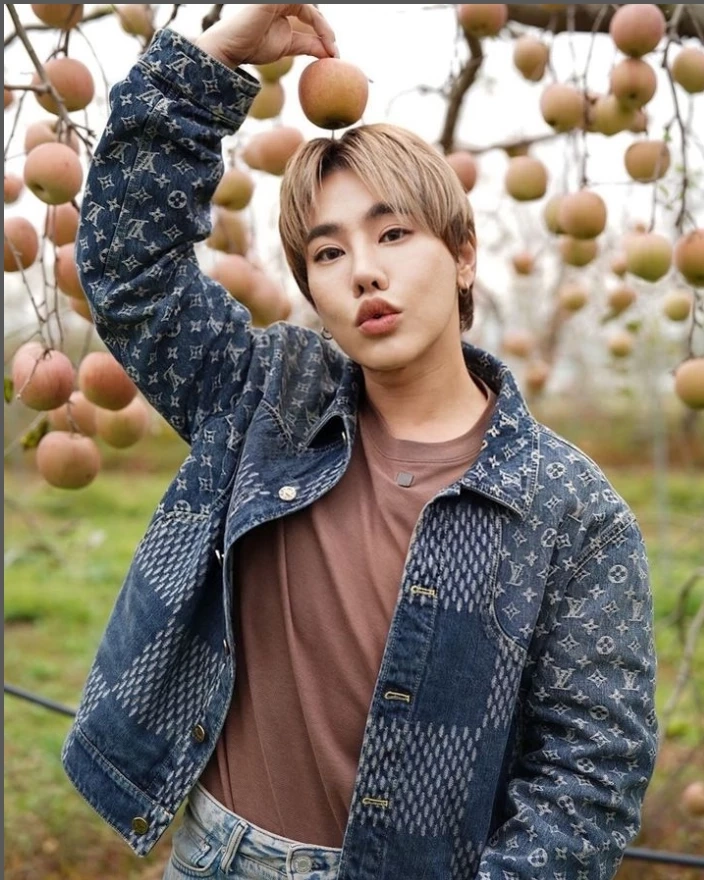 เปิดภาพล่าสุด ‘ดีเจบุ๊คโกะ’ ละมุนมากแม่ แฟนคลับเผยลุคใหม่จำแทบไม่ได้