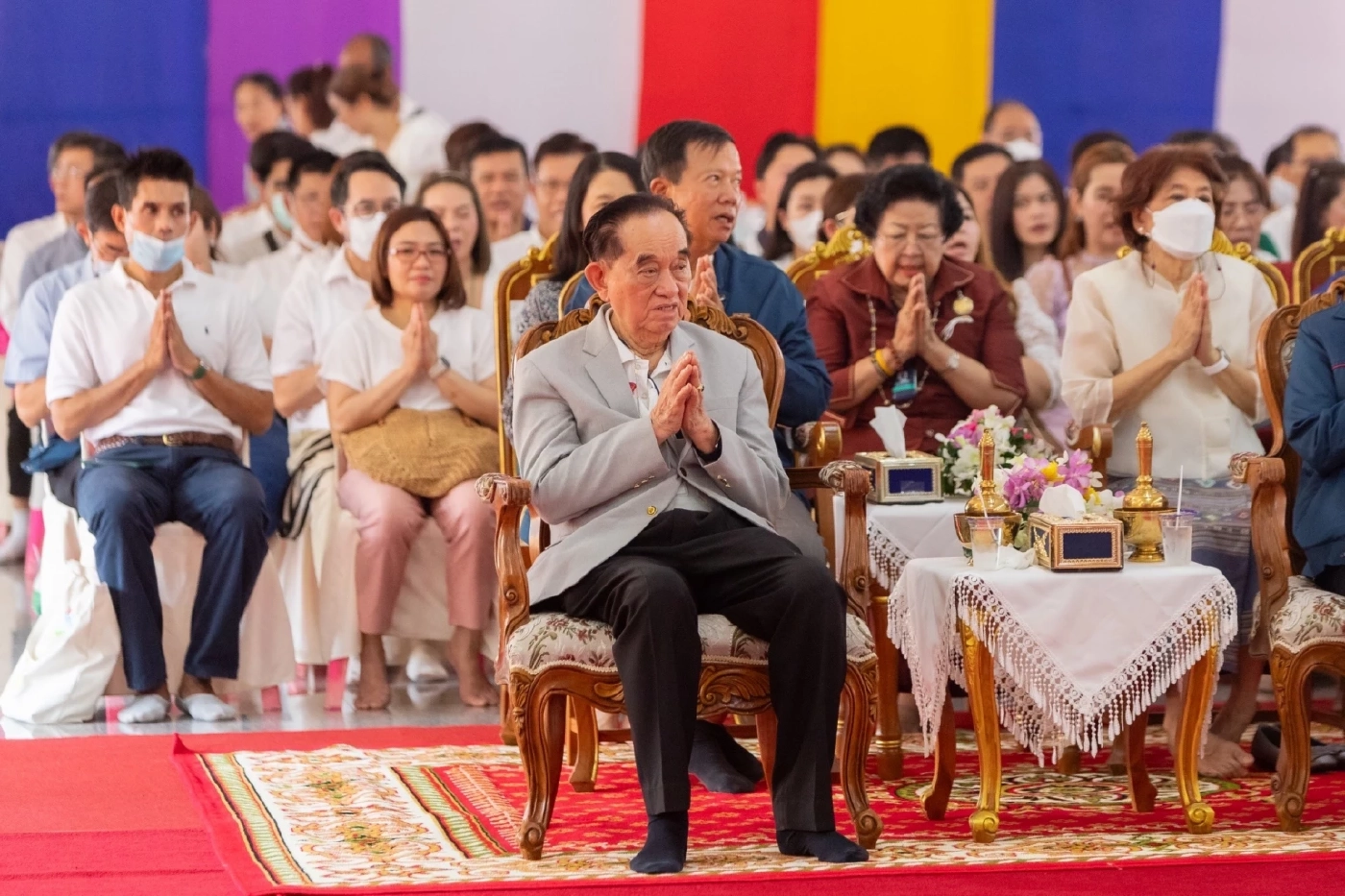 กลุ่มบริษัทบีทีเอส ร่วมทอดกฐินสามัคคีประจำปี 2566 พร้อมมอบทุนการศึกษา