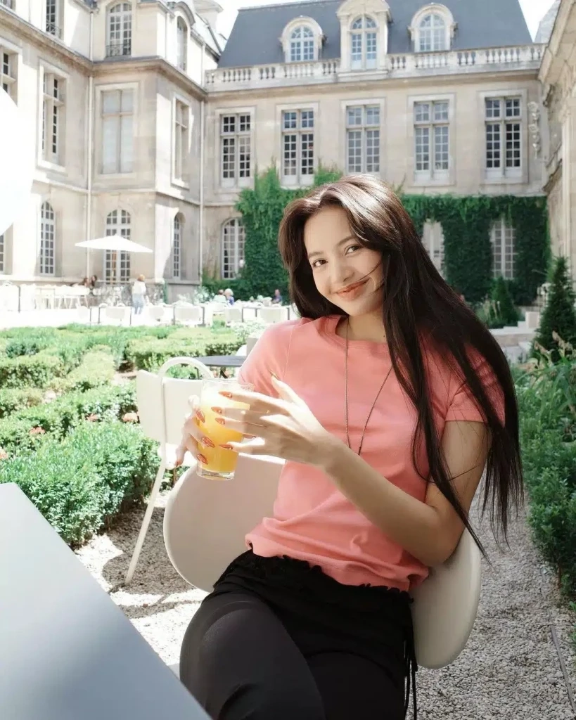 เพจดังเปิดโพสต์ 'ลิซ่า BLACKPINK' บริจาคเงินช่วยเหลือเด็กยากไร้ในกัมพูชา