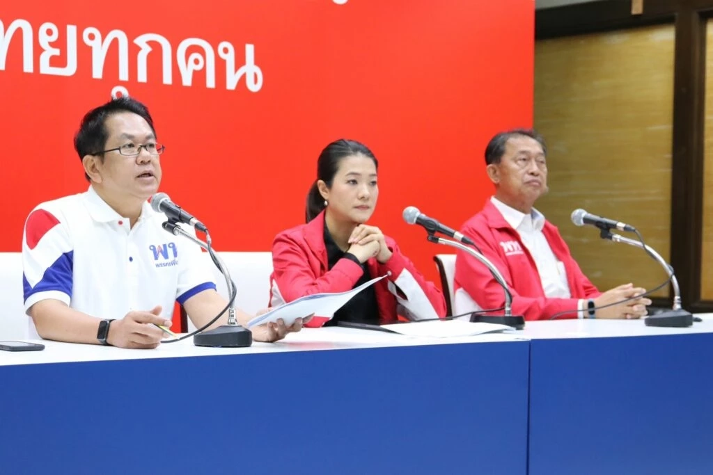 "จิรายุ" โฆษกกลาโหมป้ายแดง มือโต้การเมืองเฉพาะทาง!