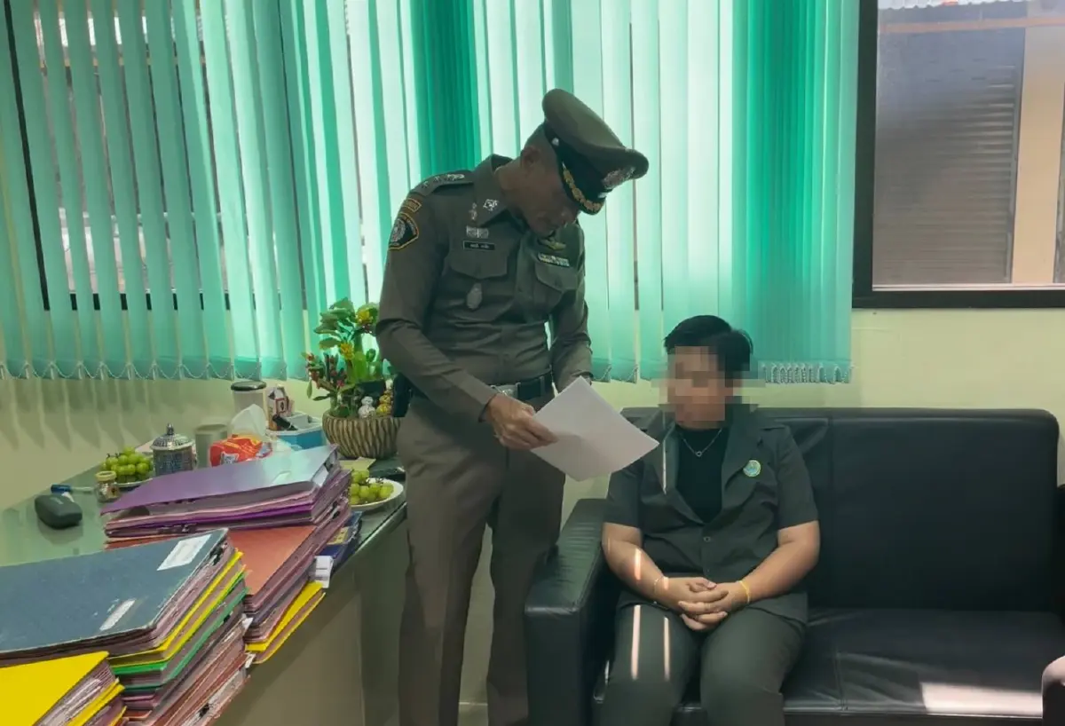 น.ส.พรมณี สุทัต อายุ 44 ปี ผู้ช่วยผู้จัดการงานทั่วไป อบต.บางปลา   