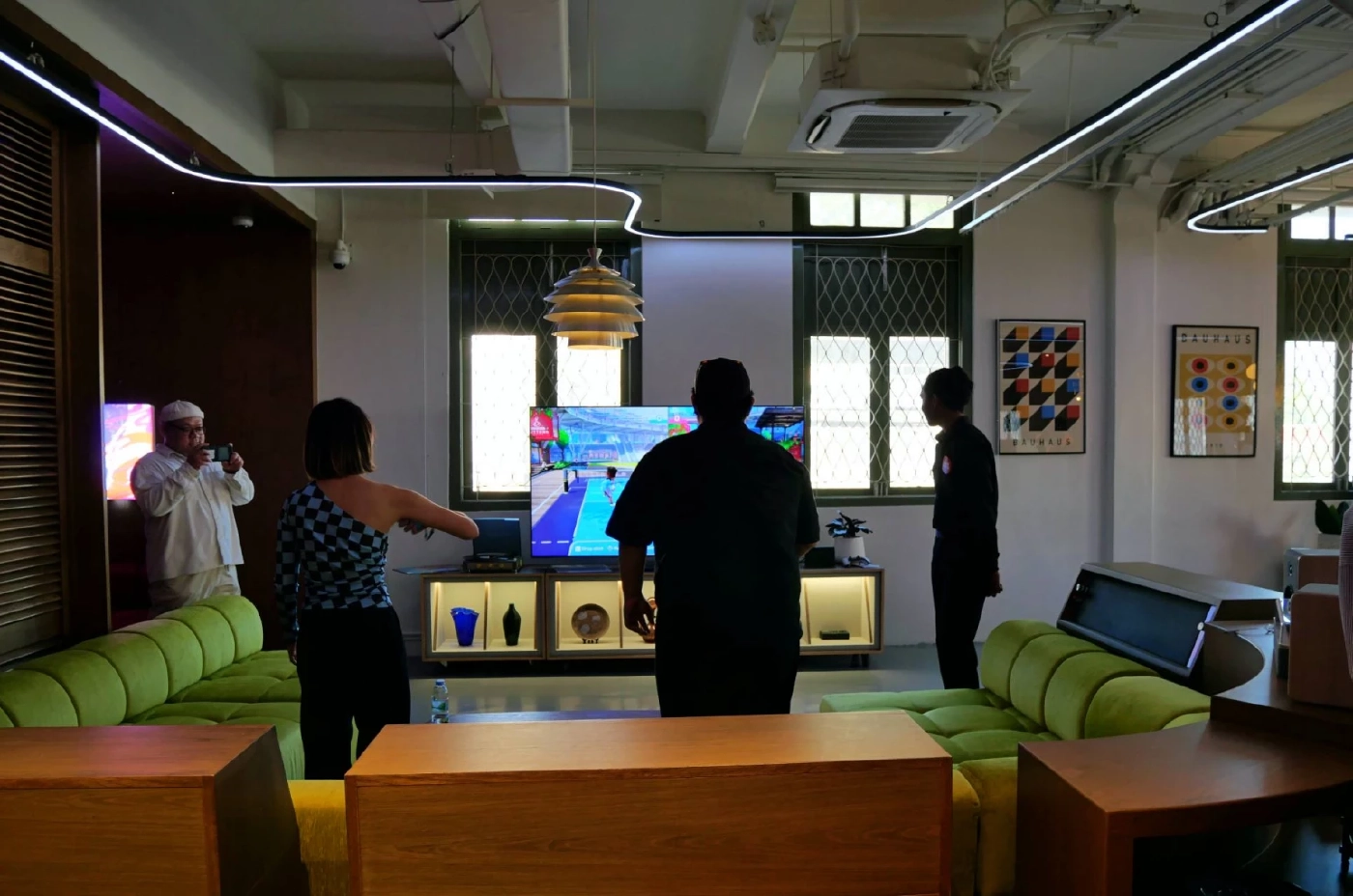 เปิดโลกความสนุกไร้กำแพงกั้น Co-Playing Cafe แหล่งแฮงค์เอาท์ใหม่ ณ ตลาดน้อย