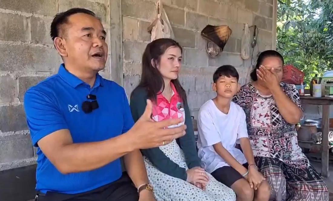 เปิดใจครูน้อง ซื้อกระเป๋าใหม่ให้ลูกศิษย์ ชีวิตสุดสงสาร อยู่ลำพังย่าหลาน