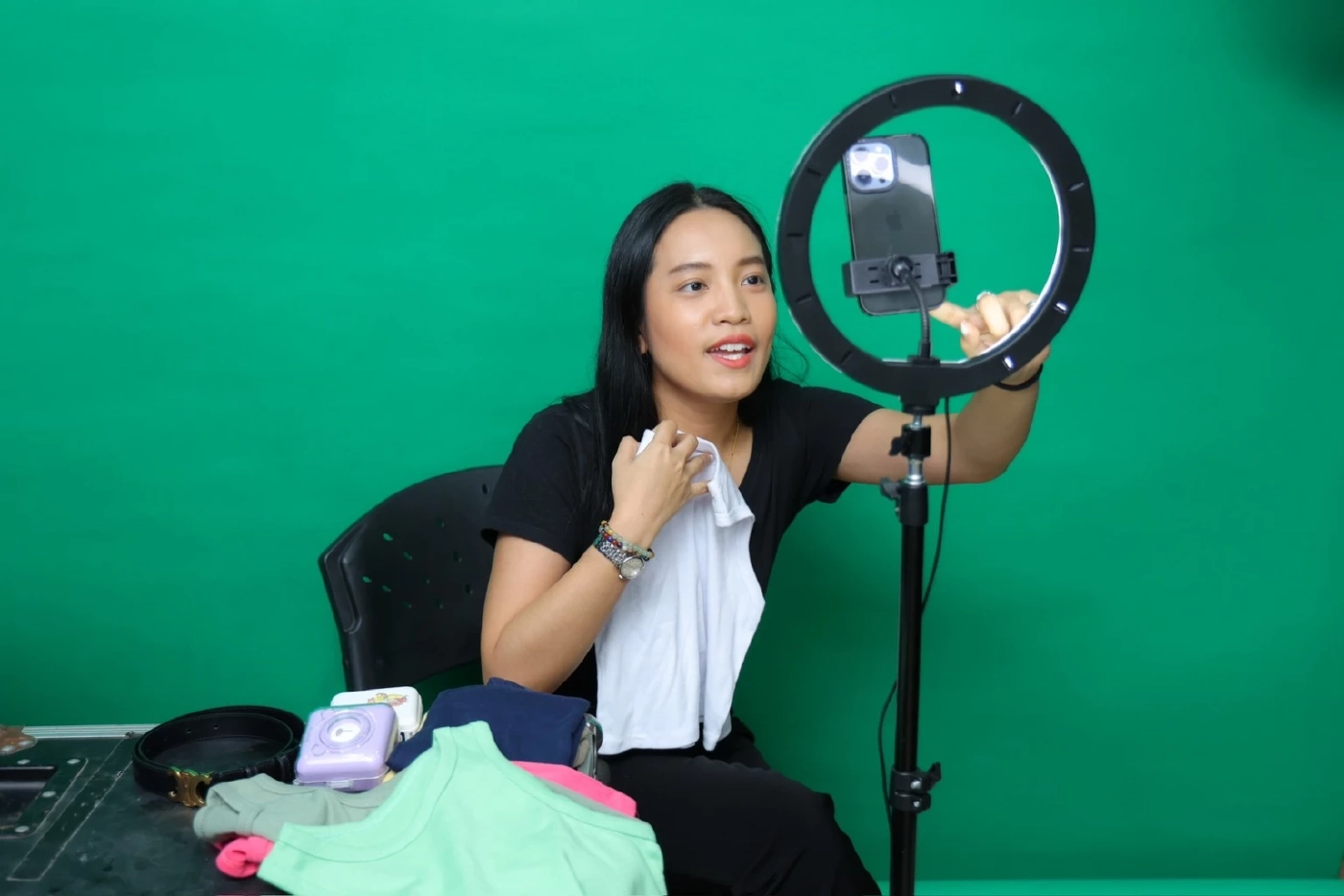 AIS หนุนพ่อค้าแม่ค้าออนไลน์ เติบโต แข็งแกร่งจากโครงข่าย ในแพ็ก Online Seller