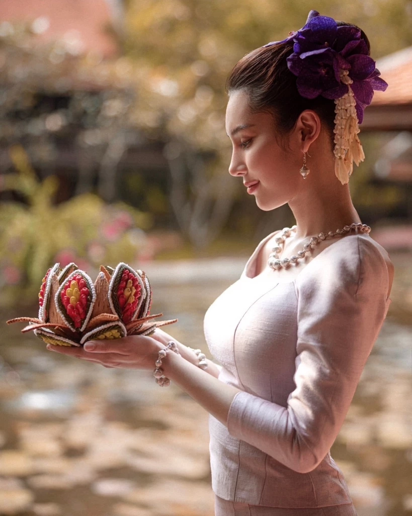 “โม อมีนา” ควงลูกทีมนางร้ายป้ายแดง แต่งชุดไทยสืบสานประเพณี "ลอยกระทง 2566"