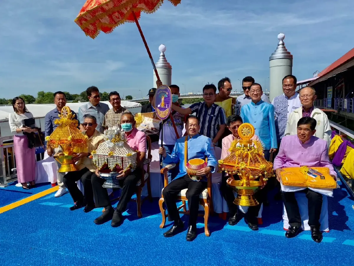 "อรรถพล ใหญ่สว่าง" นำ 2 สมาคมฯ-กลุ่มอัยการ ทอดกฐินทางเรือ