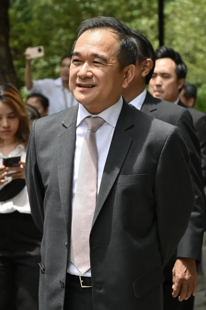 กฤษฎา จีนะวิจารณะ