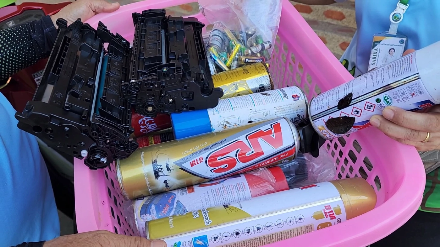 อบต.สาริกา ผุดไอเดียนำขยะอันตรายแลกไข่ไก่ ลดปริมาณขยะ ในพื้นที่