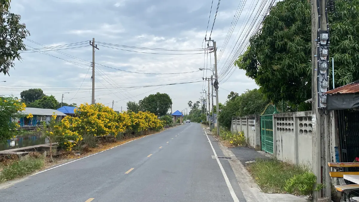 อบต.บางโฉลง แจงสร้างเสาไฟโซลาร์เซลล์ งบเฉียด 2 ร้อยล้าน ตามคำขอชาวบ้าน