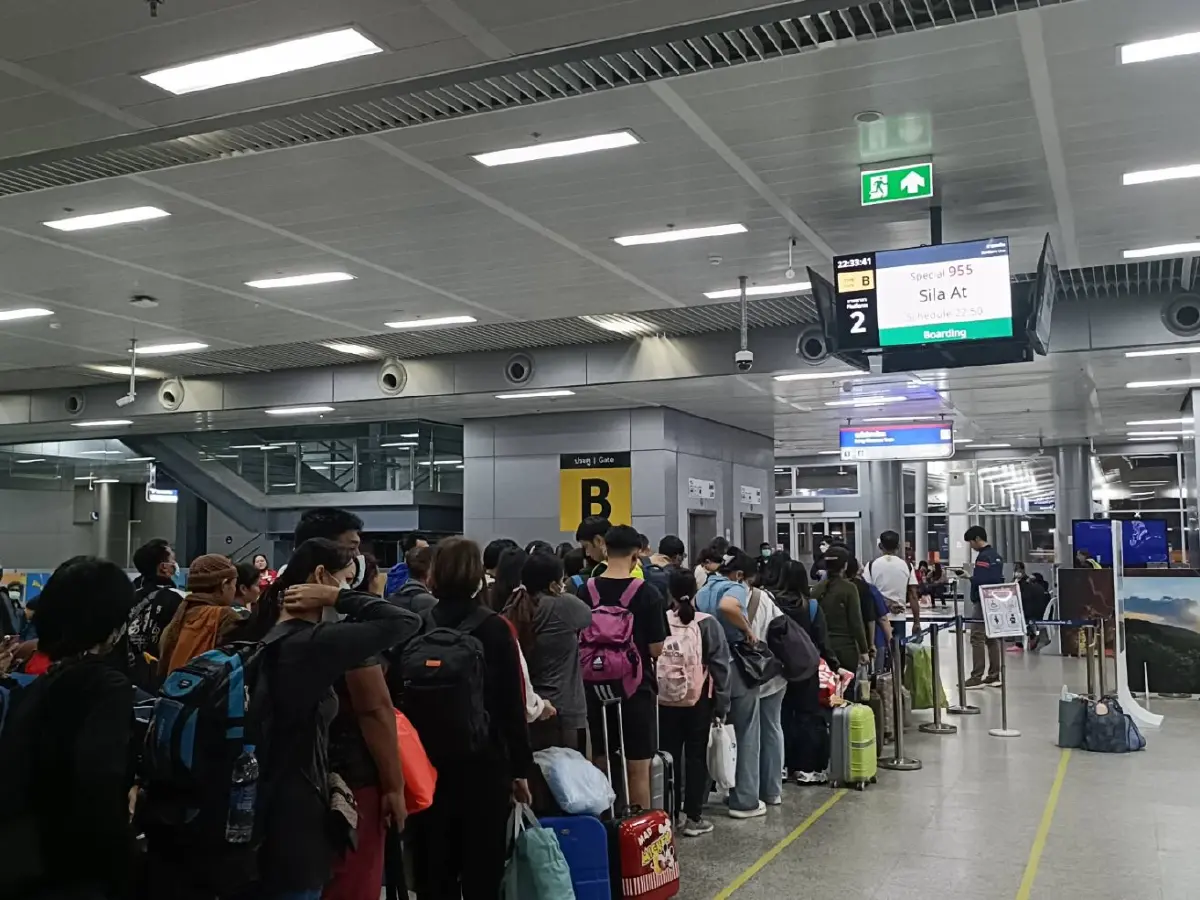 พุ่งกระฉูด ! คนแห่ใช้รถไฟฟ้า-รถไฟทะลุ 1.5 ล้านคน